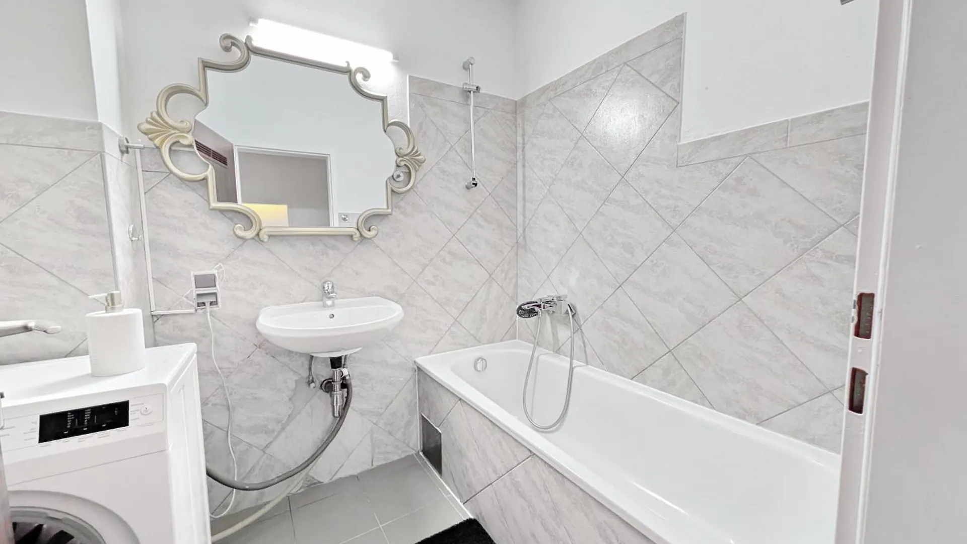 Homestay Lovely Rooms In Maerzstrasse Area Mz49 Vienna