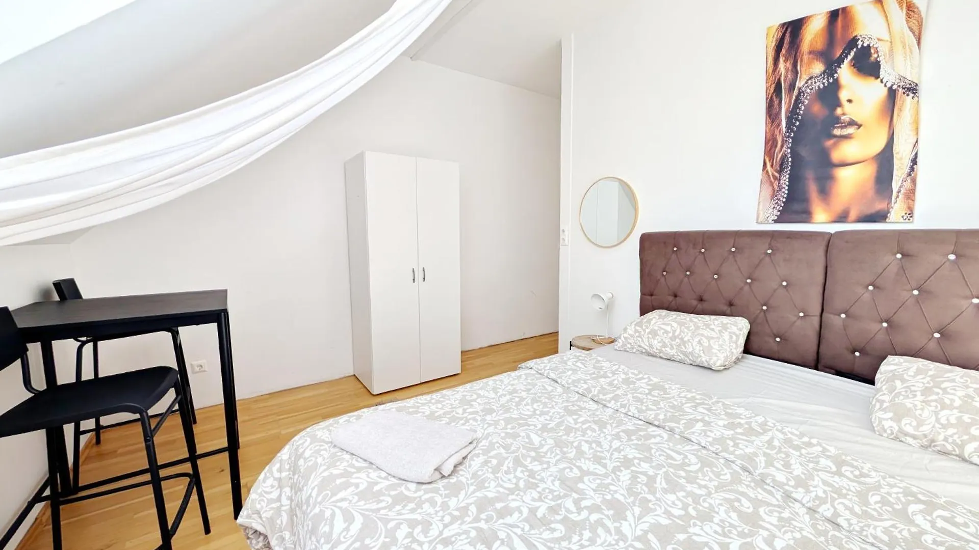 Lovely Rooms In Maerzstrasse Area Mz49 Vienna